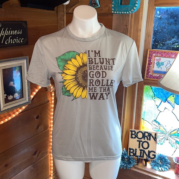 Super cute t-shirt BLUNT GOD ROLLED ME THIS WAY - Picture 1 of 5